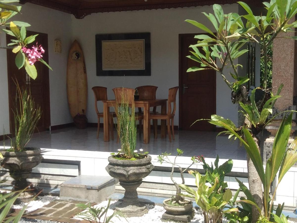 Serongga Guest House Lebih Exterior photo
