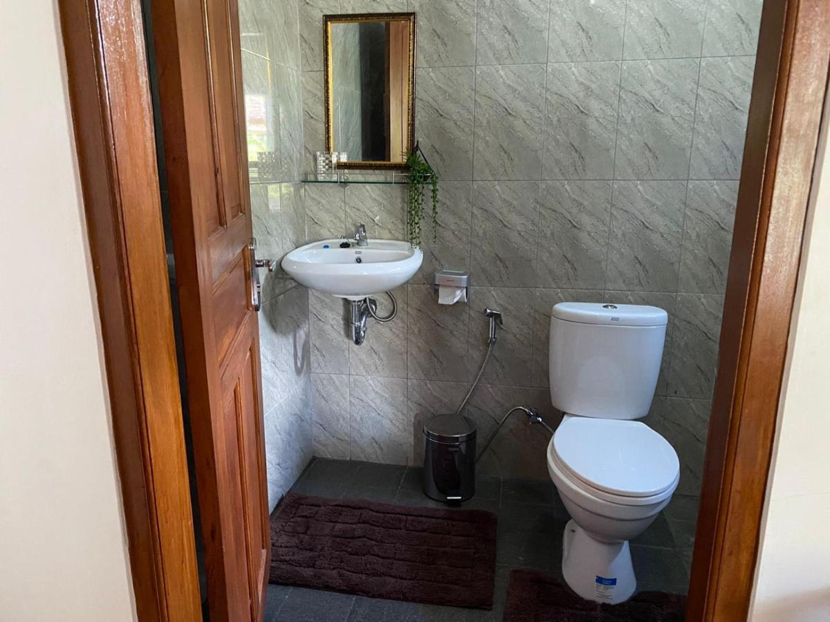 Serongga Guest House Lebih Exterior photo