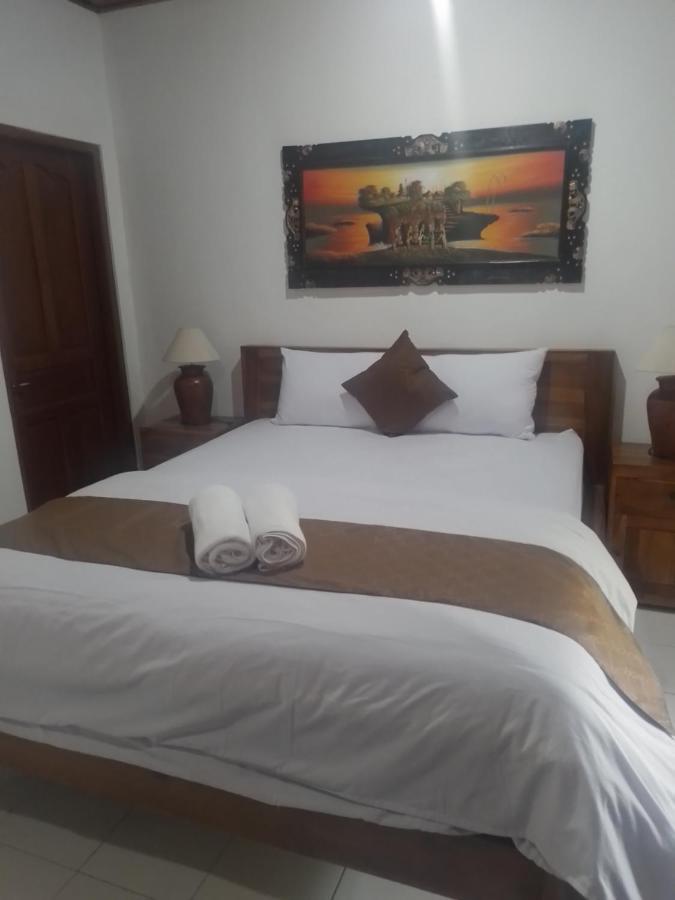 Serongga Guest House Lebih Exterior photo